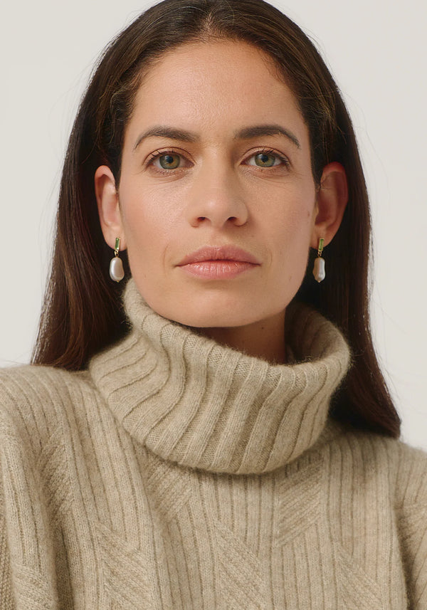 Essential Snood in Latte | Merinomink