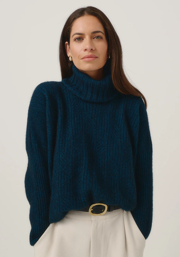 Essential Snood in Peacock | Merinomink