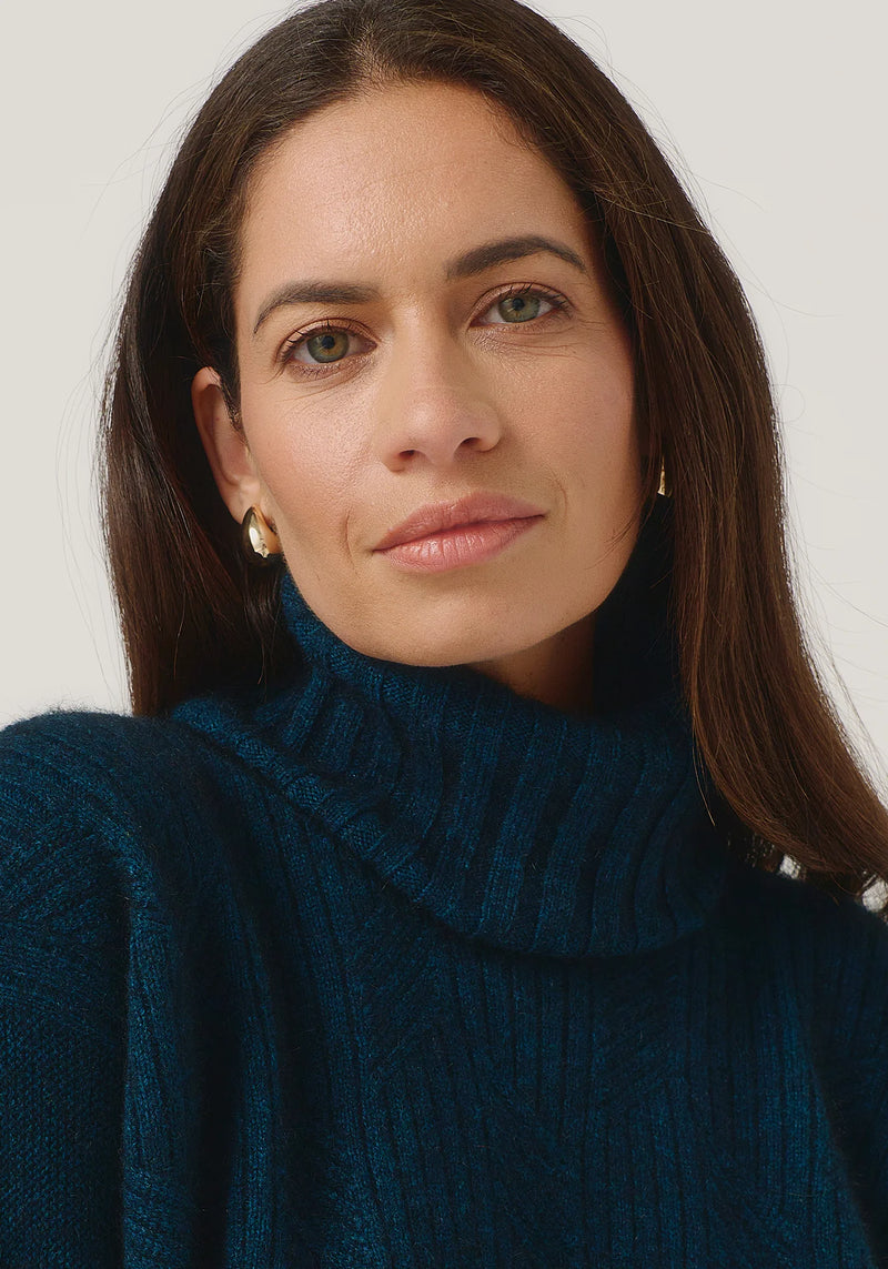 Essential Snood in Peacock | Merinomink