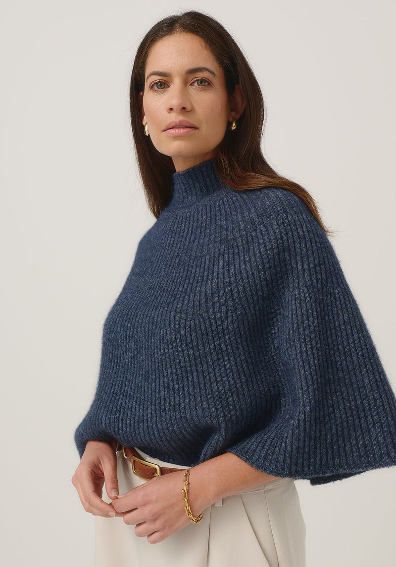 Ena Poncho in River | Merinomink