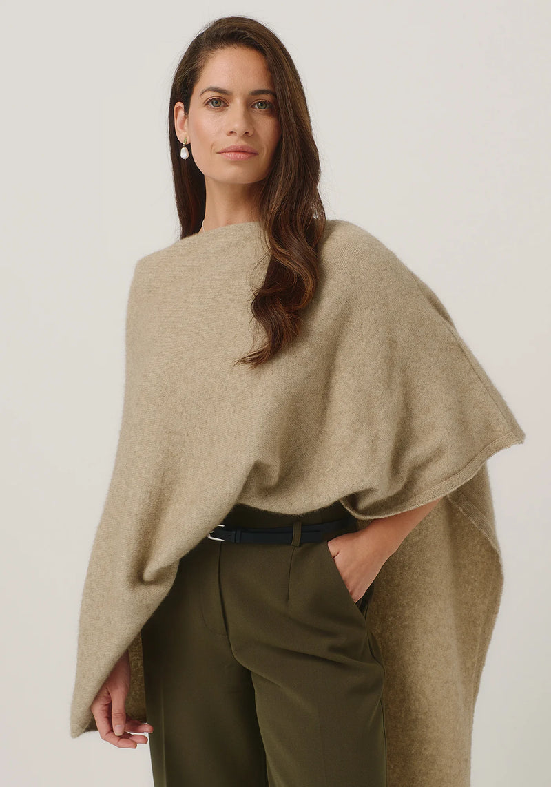 Celine Cape in Latte | Merinomink