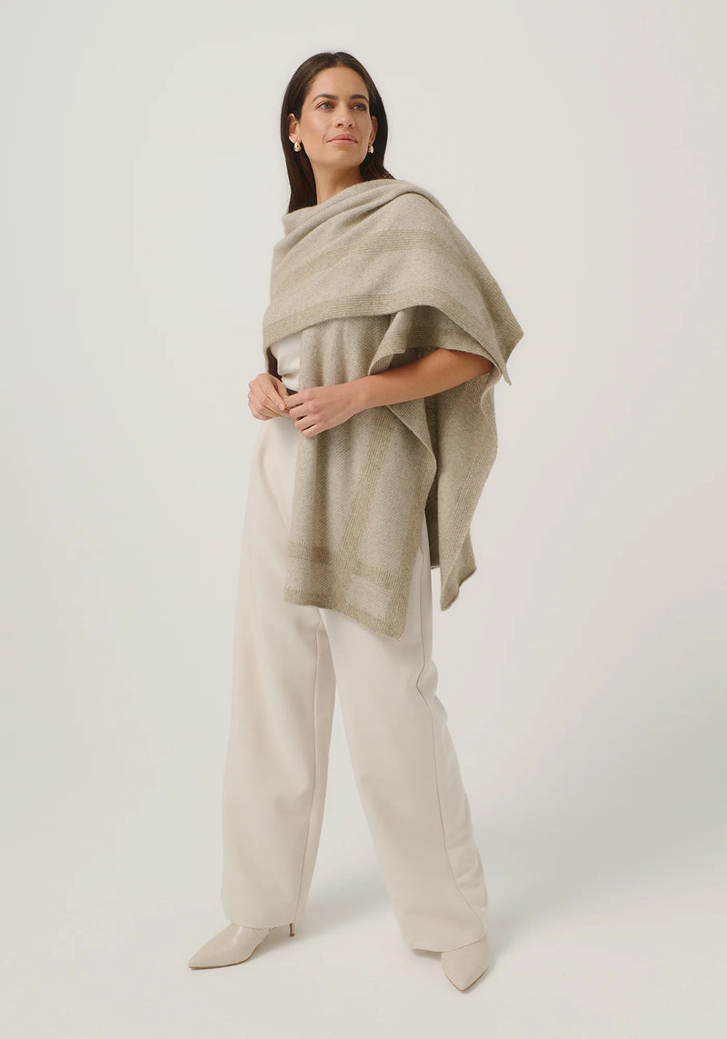 Mari Wrap in Latte/Ecru | Merinomink