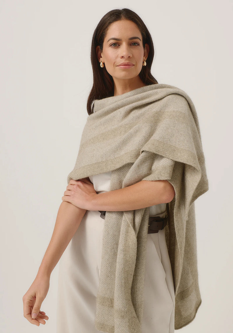Mari Wrap in Latte/Ecru | Merinomink