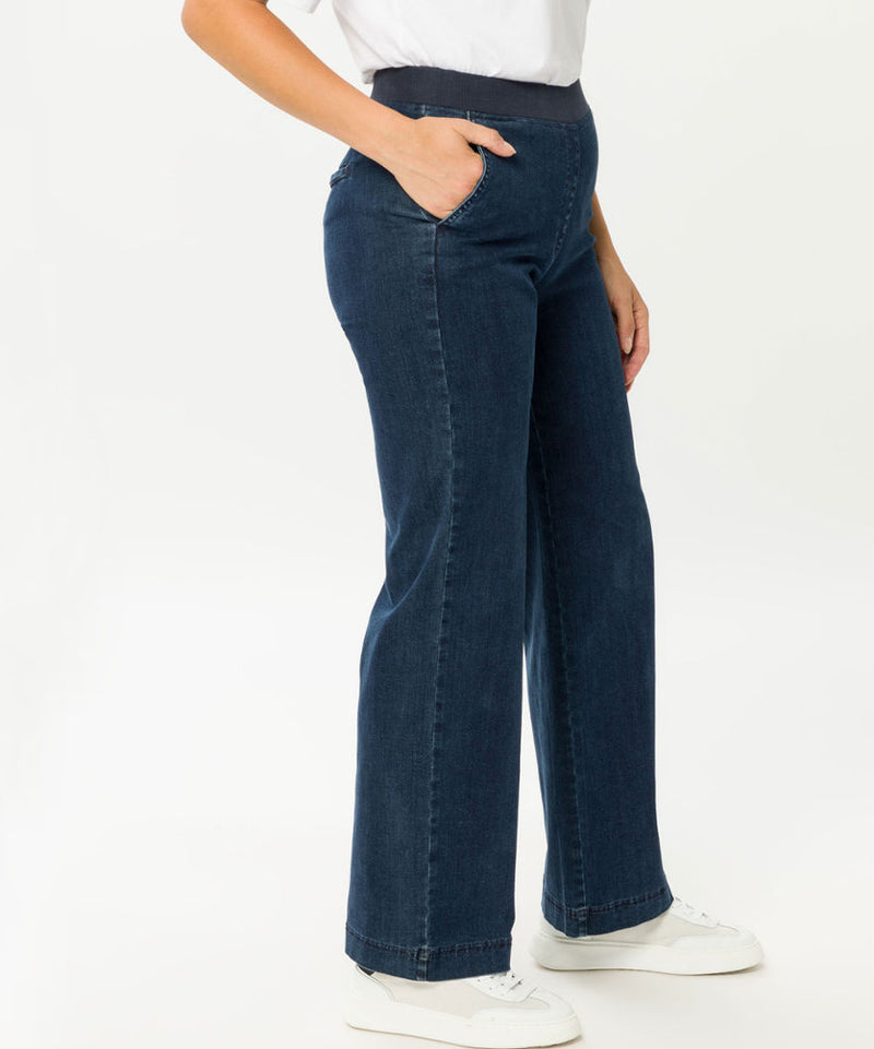 Pam Flared in Dark Stretch Denim  | Brax