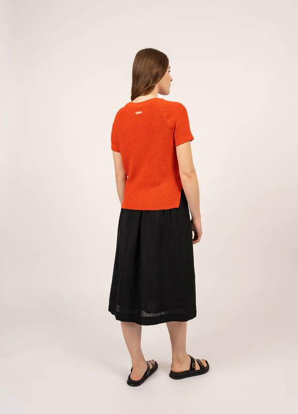 The back of the Sotta Short Sleeve Linen Jumper in Tomato | Saint James at Sarah Thomson