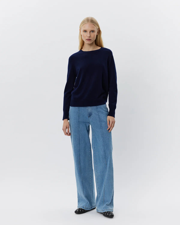 Delia Round Neck Jumper in Navy | Sofie Schnoor