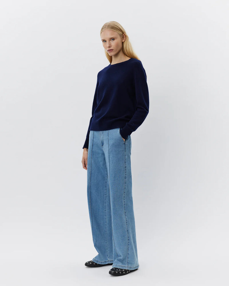 Delia Round Neck Jumper in Navy | Sofie Schnoor