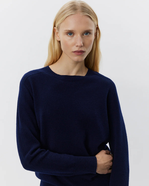Delia Round Neck Jumper in Navy | Sofie Schnoor