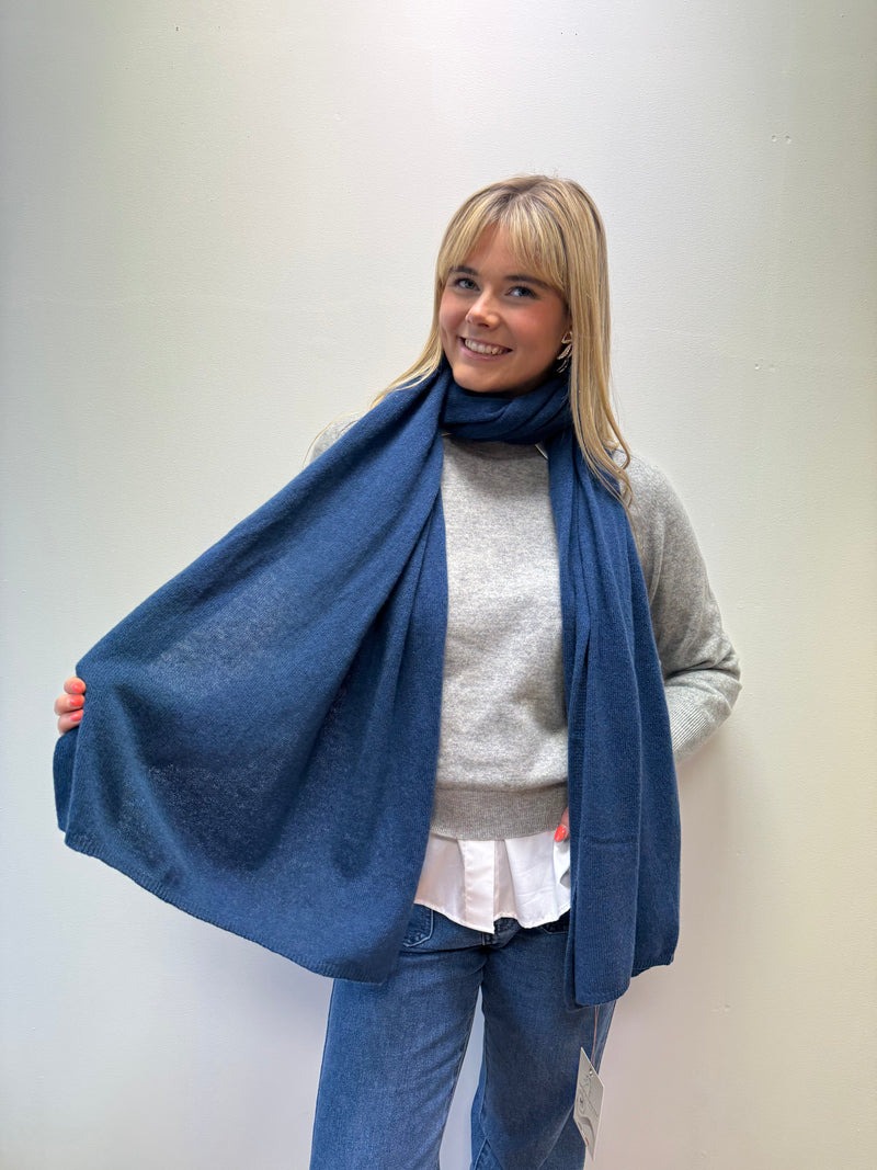 The Big Air Force Blue Cashmere Scarf | Sartoria Saracena