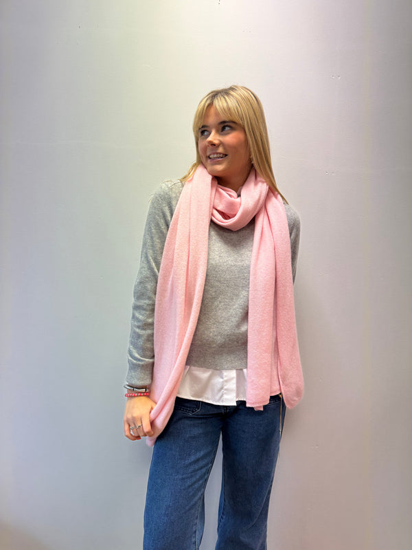 The Big Baby Pink Cashmere Scarf | Sartoria Saracena