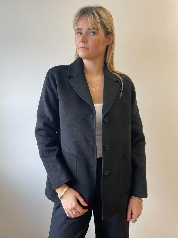 Palos Black Coat | EMME