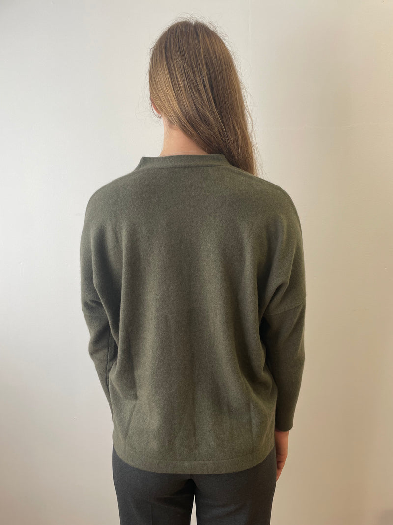 Végétal V-Neck Cashmere Cardigan with Velvet Buttons | Esthēme Cachemire