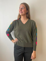 Khaki V-Neck Casmere Jumper with Hearts | Esthēme Cachemire