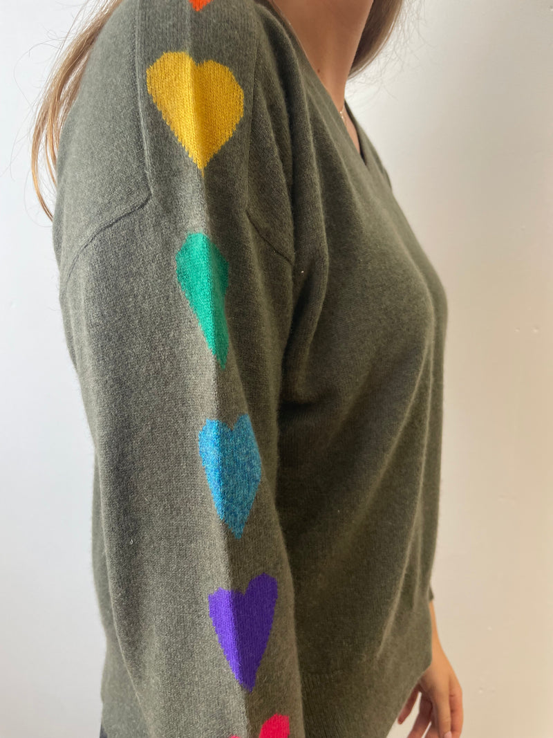 Khaki V-Neck Casmere Jumper with Hearts | Esthēme Cachemire