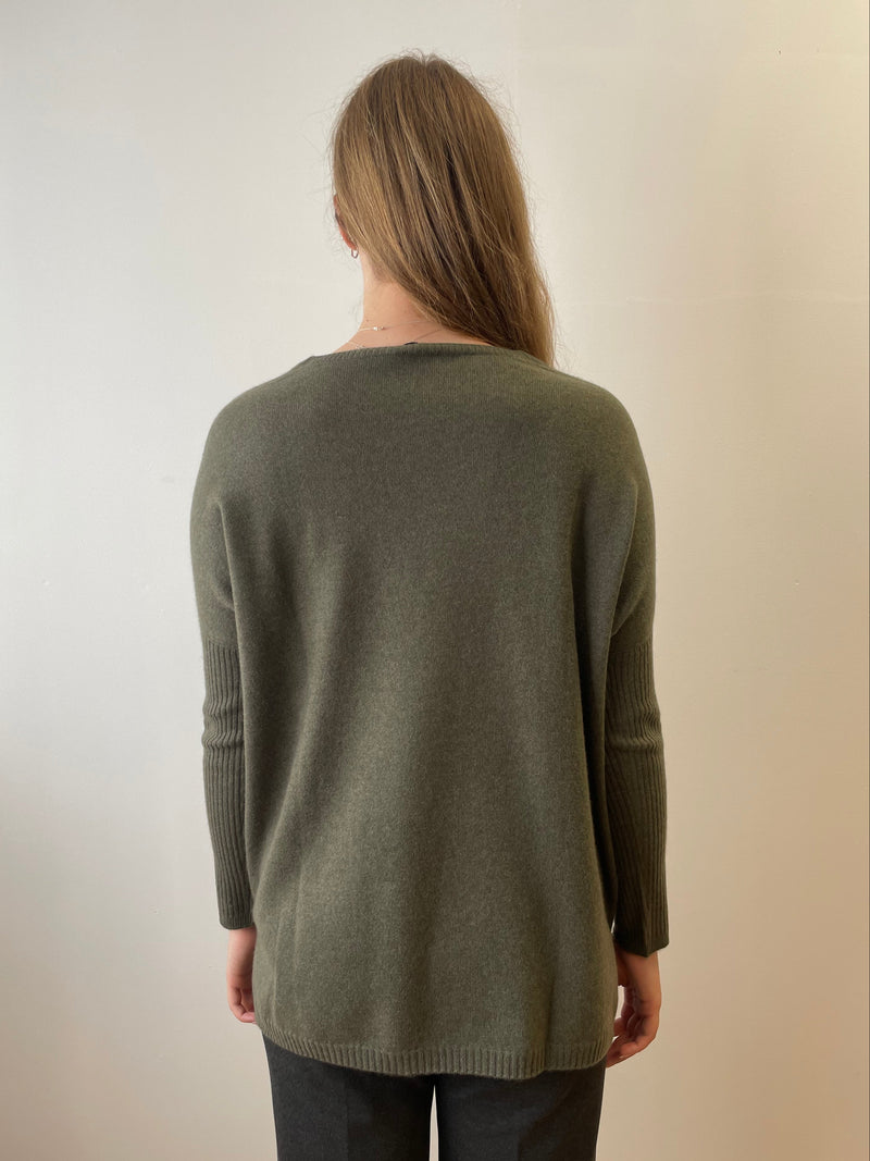 Végétal Relaxed V-Neck Cashmere Jumper | Esthēme Cachemire
