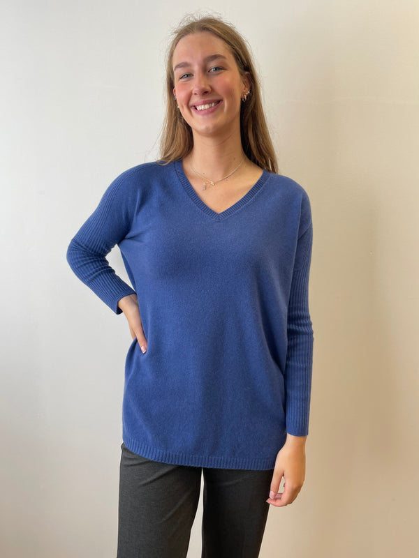 Atlantis Blue Relaxed V-Neck Cashmere Jumper | Esthēme Cachemire