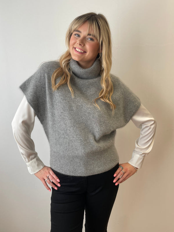 Grey Racoon Sleevless Polo Neck Jumper | Esthēme Cachemire