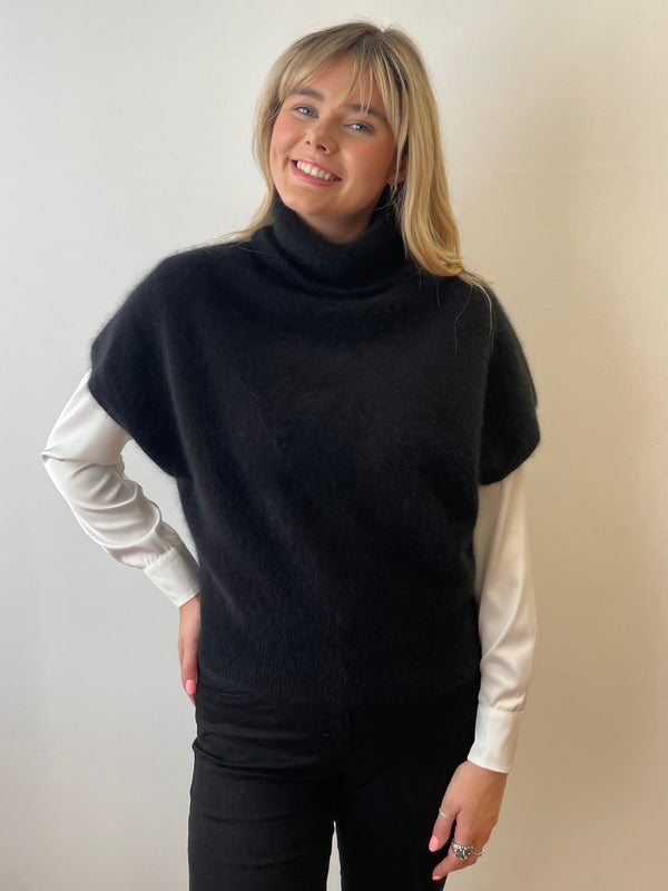 Black Racoon Sleeveless Polo Neck Jumper | Esthēme Cachemire
