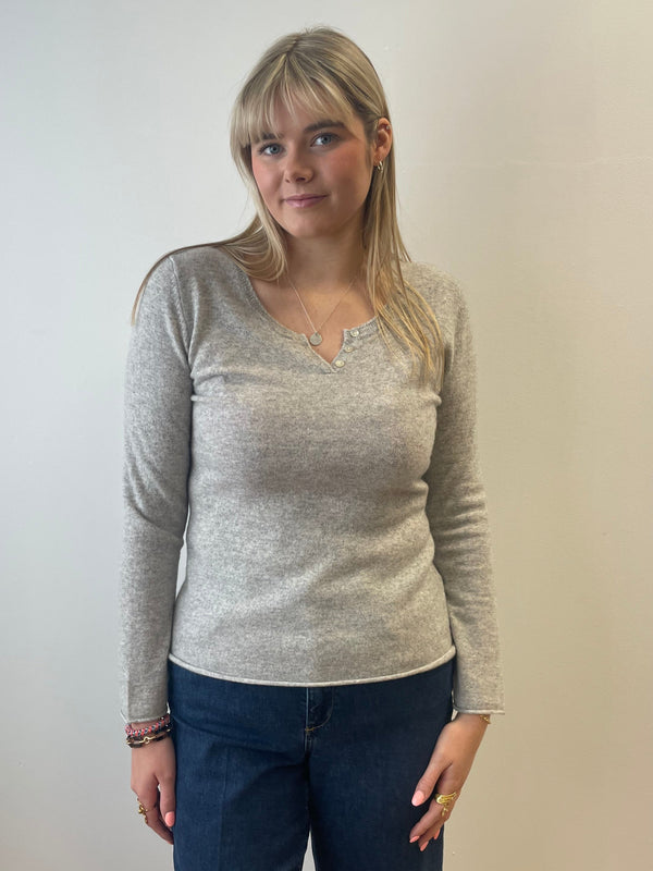 Grey Cashmer Jumper with V Buttons | Esthēme Cachemire