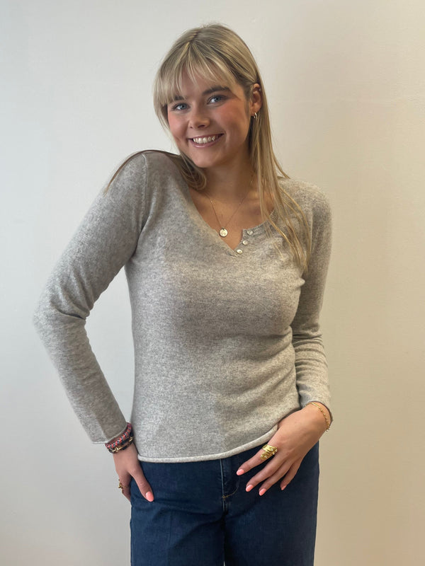 Grey Cashmer Jumper with V Buttons | Esthēme Cachemire