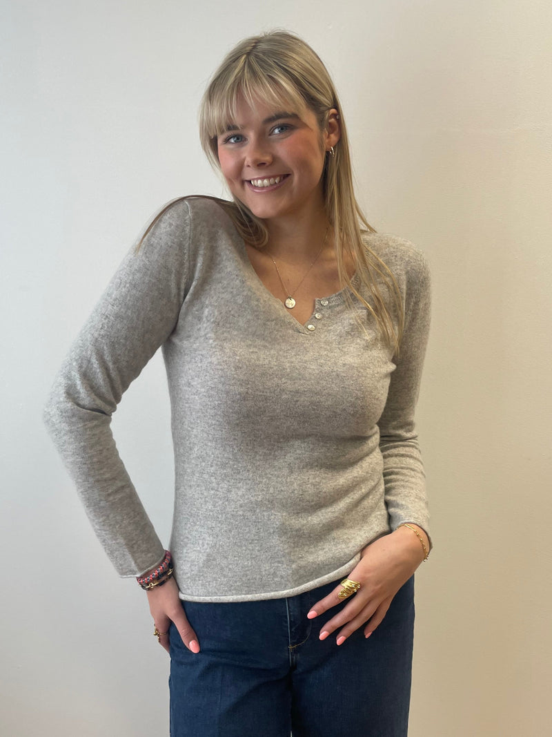 Grey Cashmer Jumper with V Buttons | Esthēme Cachemire