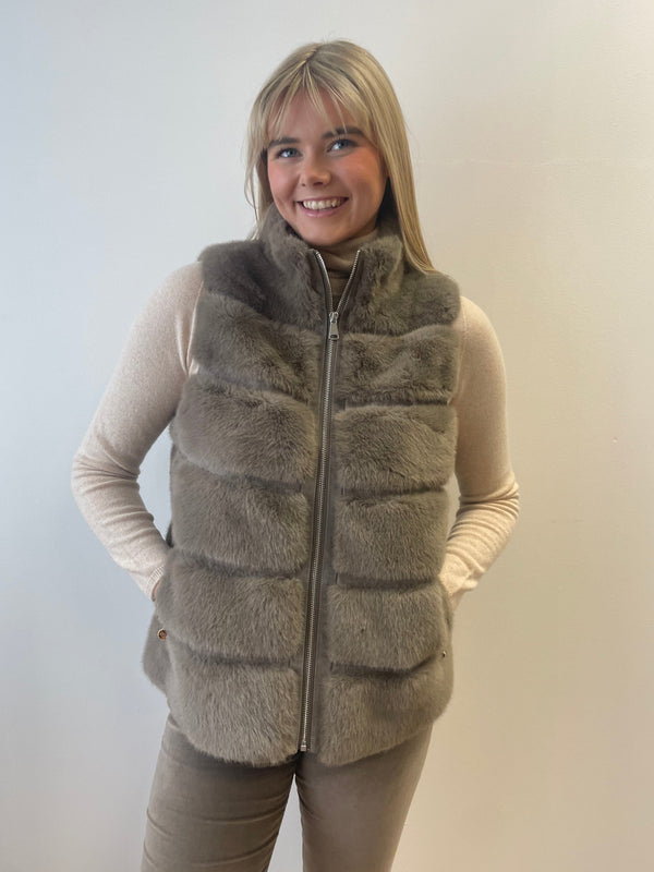 Faux Fur Gilet in Toast | Esthēme Cachemire