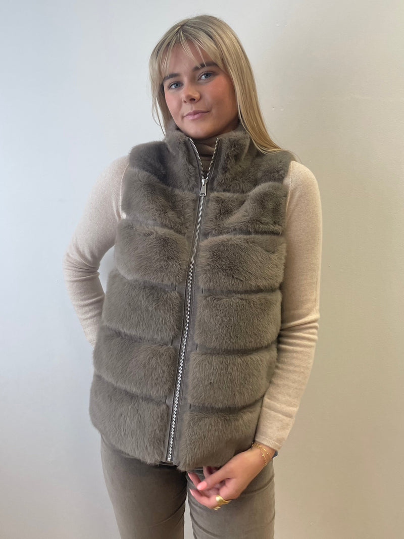 Faux Fur Gilet in Toast | Esthēme Cachemire