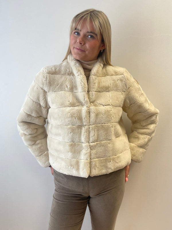 Carpazi Cream Faux Fur | EMME
