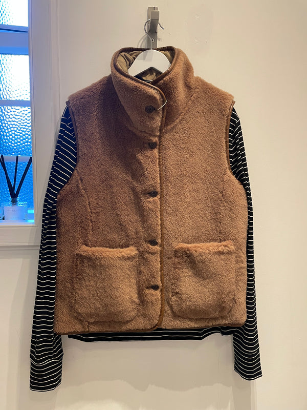 ASHTON Reversible Gilet | Molliolli