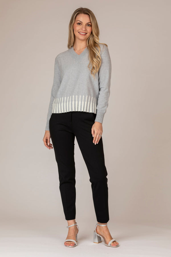 Grey Cashmere V-Neck Jumper with Cream Trim | Esthēme Cachemire