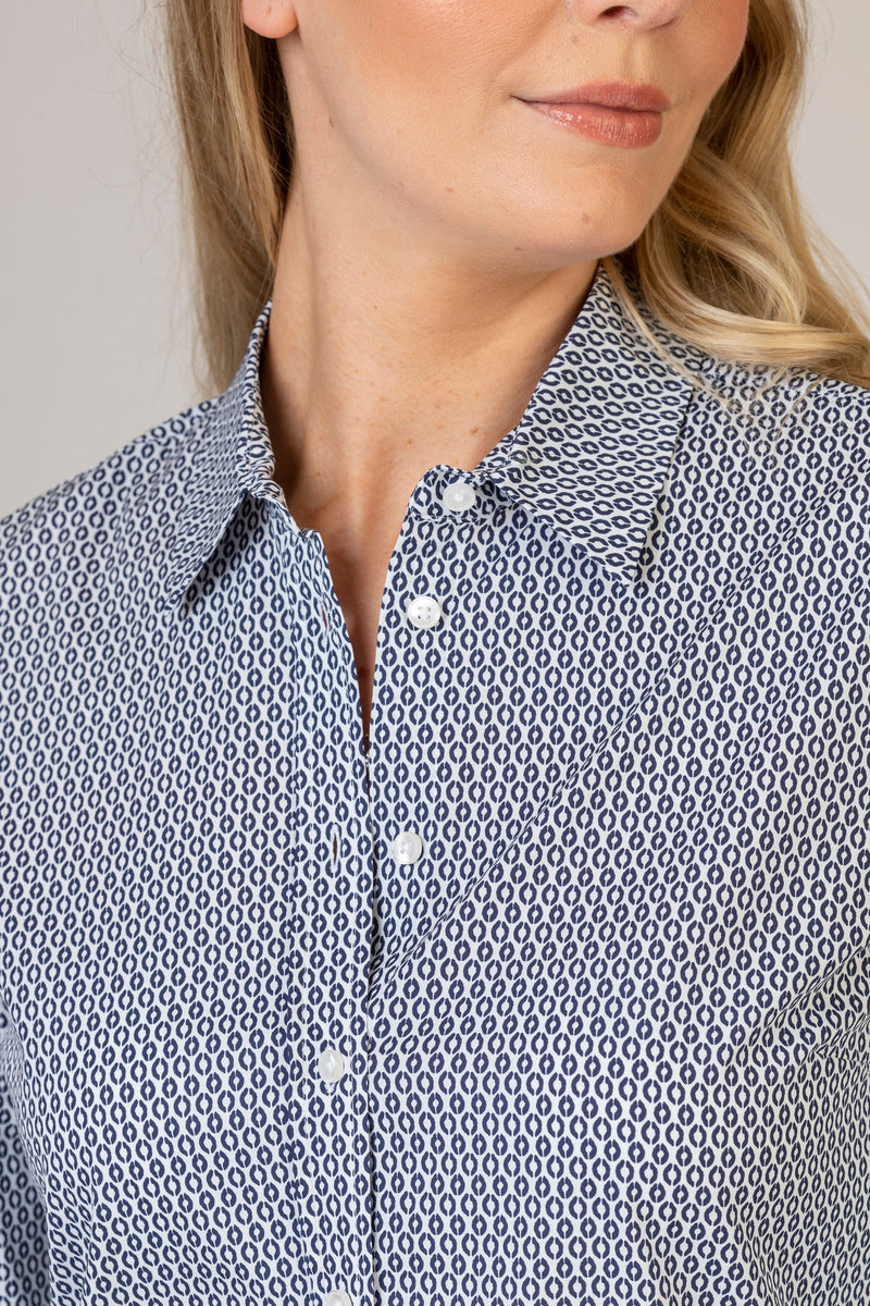 Victoria Classic Patterned Shirt | Brax at Sarah Thomson | Details of collar
