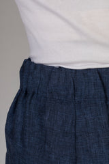 The Donna Linen Shorts in Navy | Sartoria Saracena