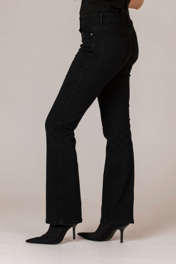 Mary Black Bootcut Jeans | Brax