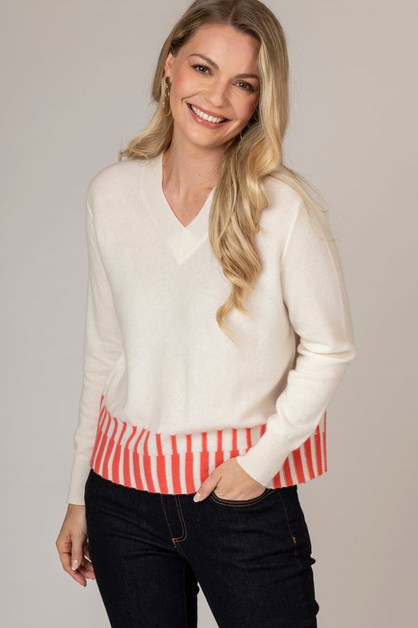 Cream Cashmere V-Neck Jumper with Coral Trim | Esthēme Cachemire