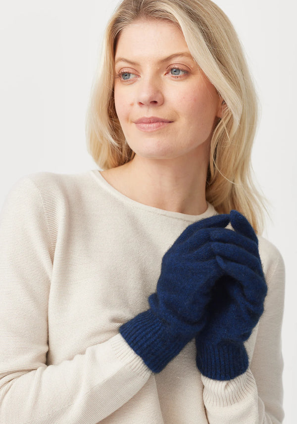 Cosy Gloves in Zephyr | Untouched World