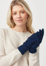 Cosy Gloves in Zephyr | Untouched World