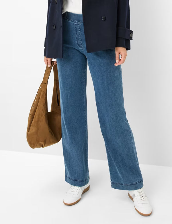 Pam Flared Pull-On Stone Blue Jeans | Brax