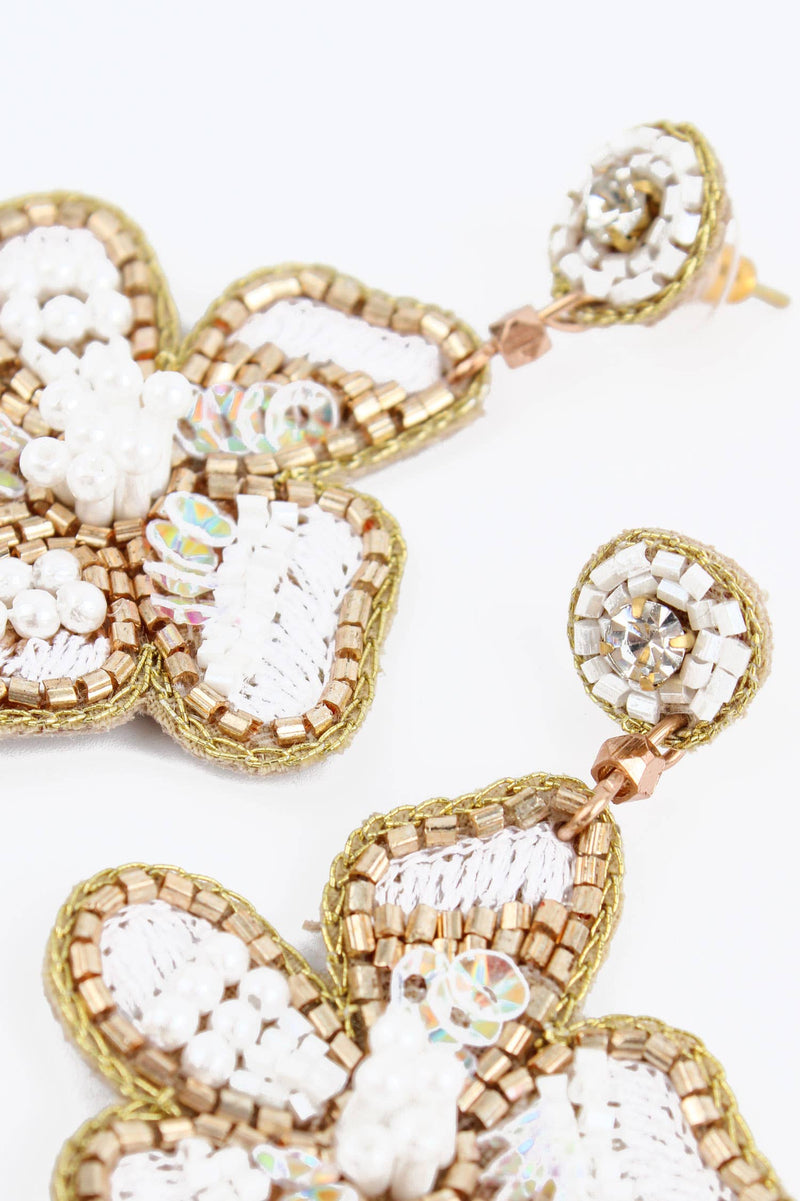 WHITE FLOWER EARRING