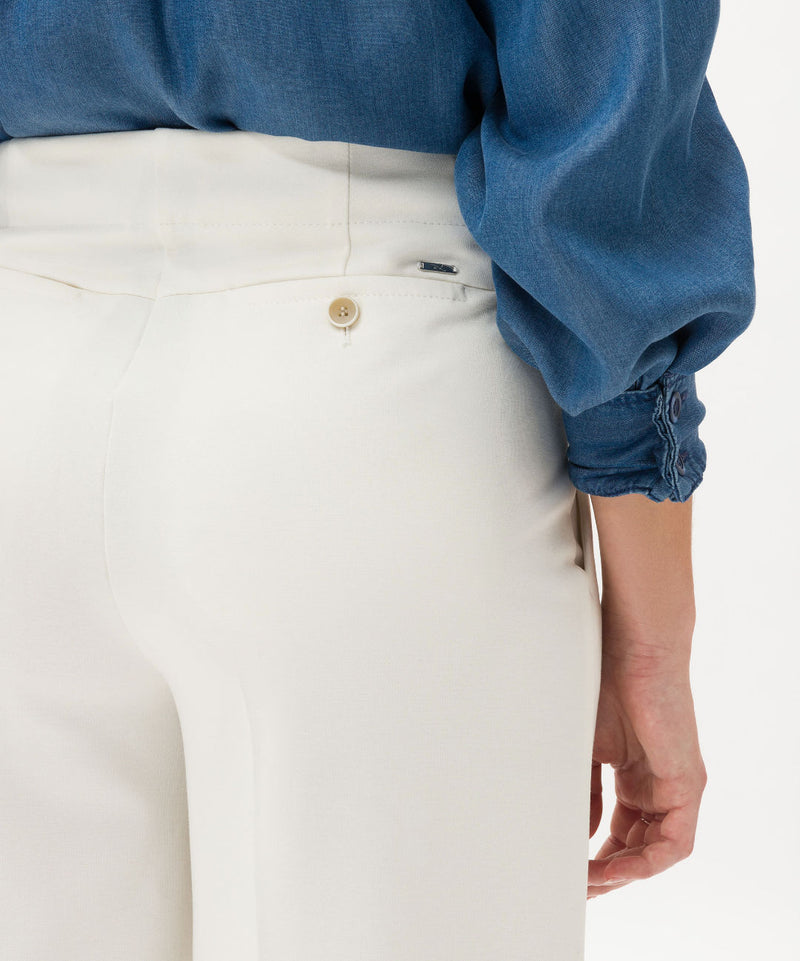 Maine Wide Leg Off-White Palazzo Pants | Brax | Sarah Thomson Melrose | Back Pocket Details