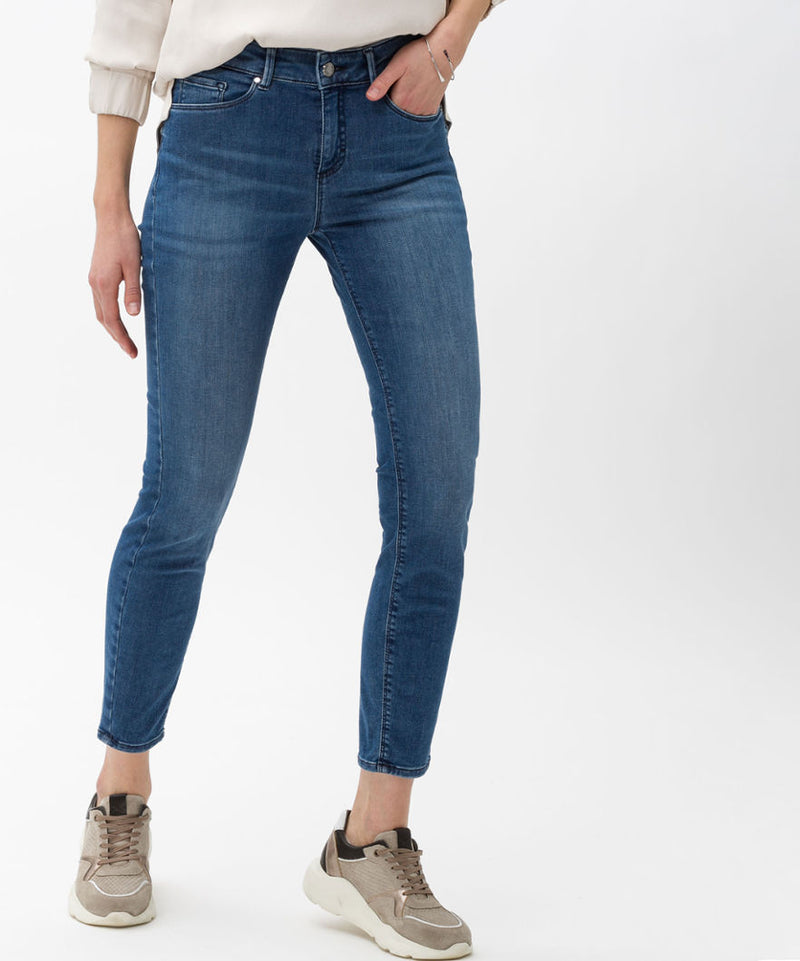 Sarah Thomson x Brax S/S22 - Ana S Skinny Jeans in Classic Denim