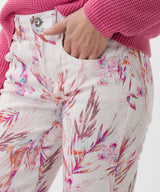 Sarah Thomson x Brax S/S22 - Shakira S in a Pink Tropical Pattern